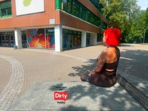 Cat-Coxx Porno Video: per***ser Ferienbeginn für Finn (18)von der Schulbank blank in die Milf fo**e